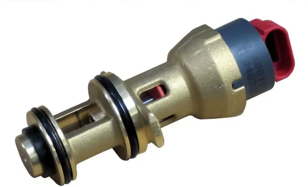 Bosch 3-Wege-Ventil aus Metall mit schwarzen Dichtungen und rotem Anschluss. Das Produkt zeigt eine funktionale Bauform für technische Anwendungen.